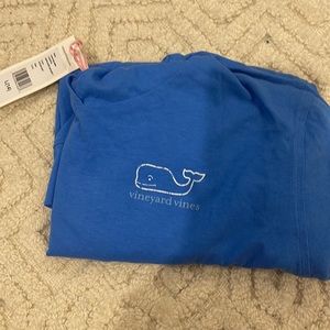blue vineyard vines shirt